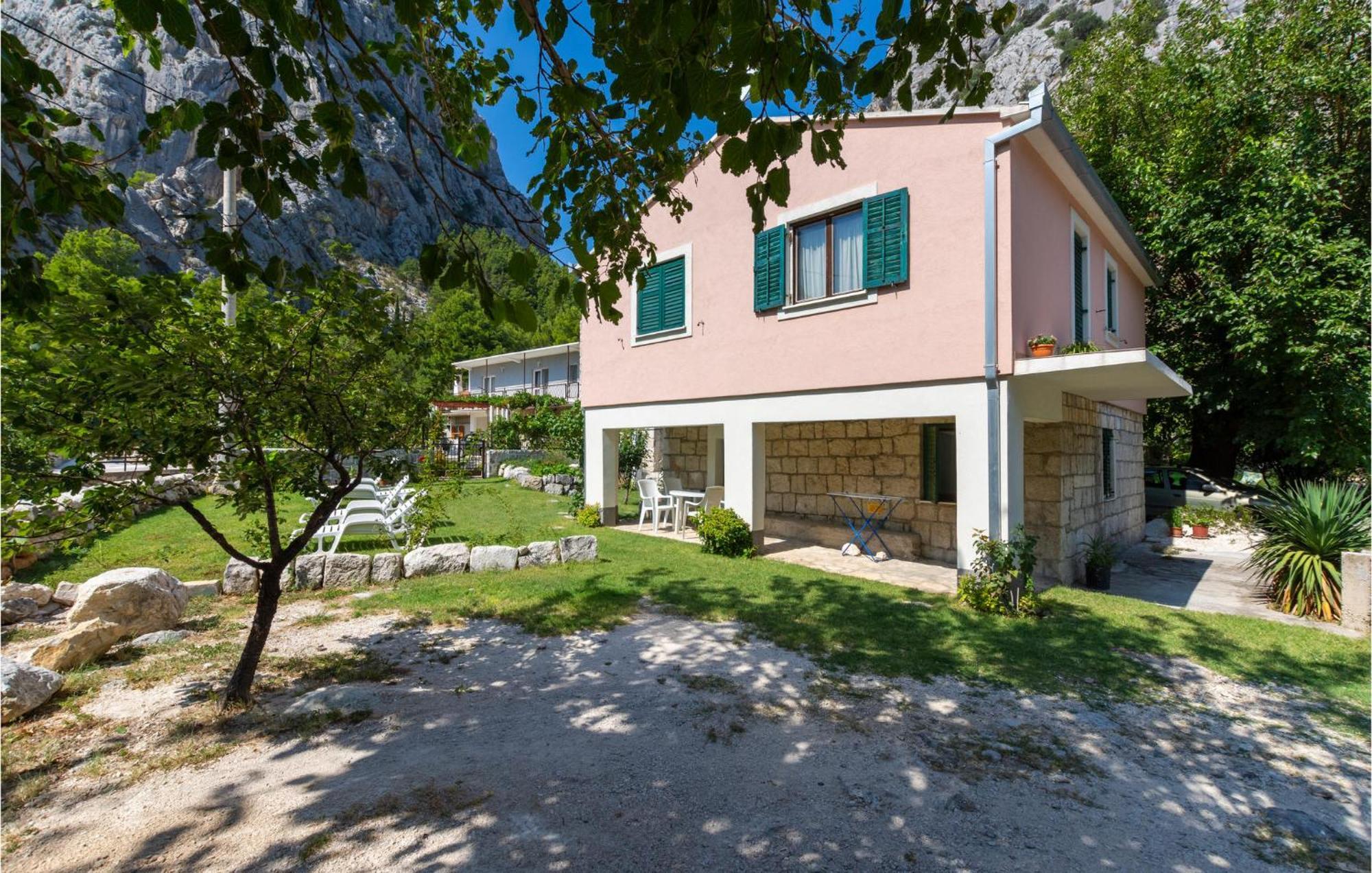 Lovely Apartment In Omis With Kitchen Exterior photo