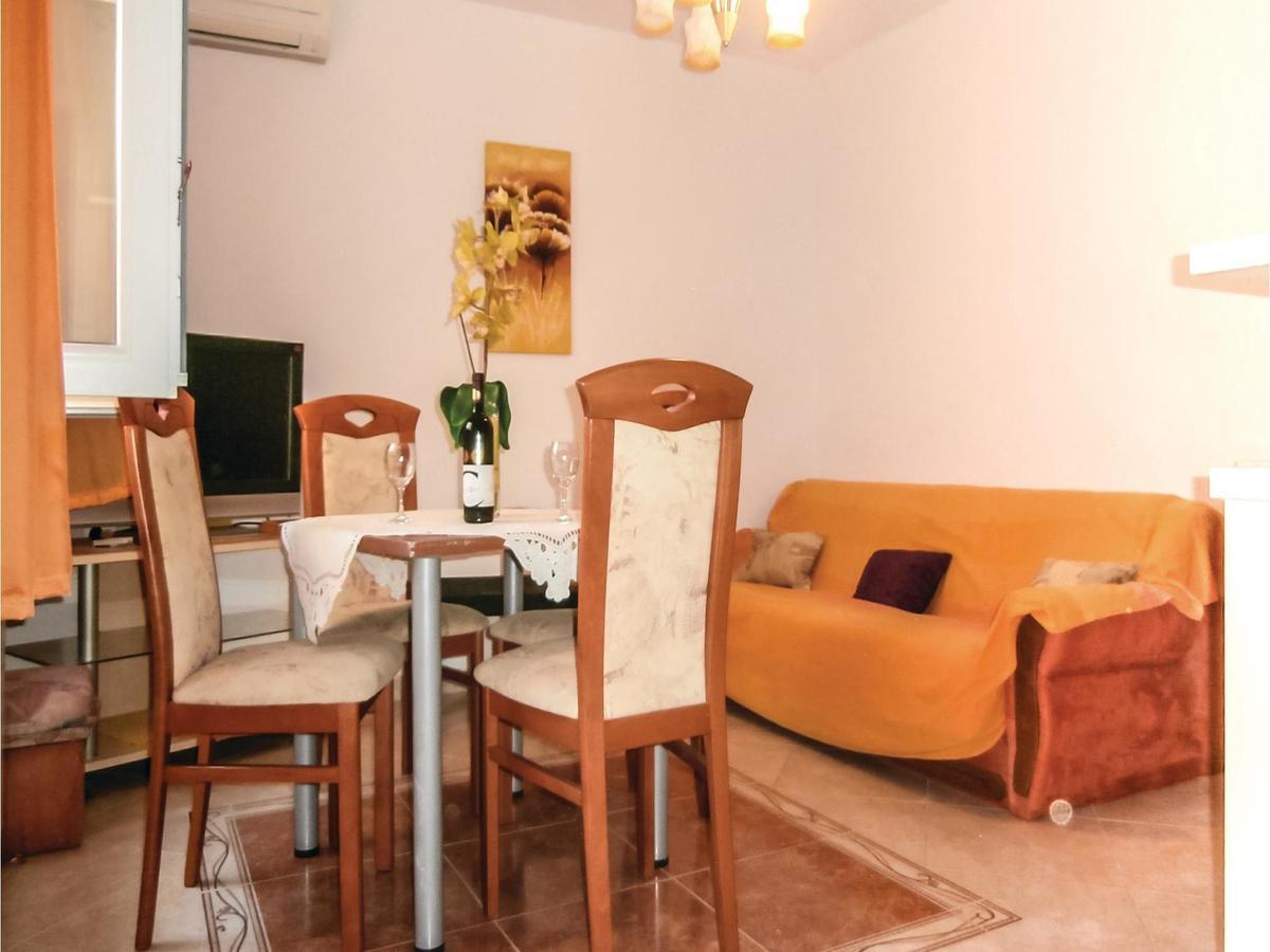 Lovely Apartment In Omis With Kitchen Exterior photo